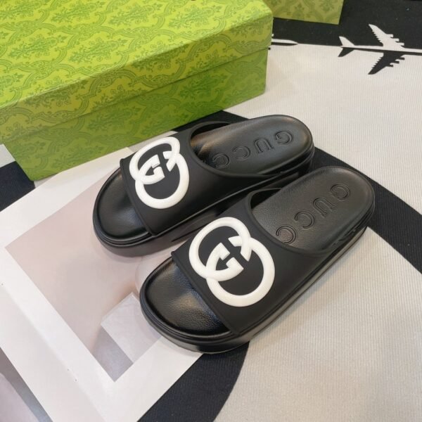 GUCCI slippers