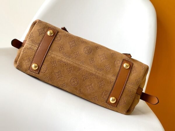 3-6-8.jpg Louis Vuitton original Single ski carryall small handbag