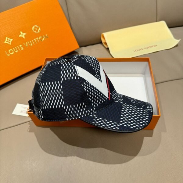 Louis Vuitton Original baseball cap V logo