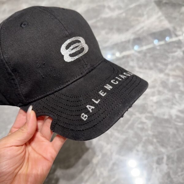 Balenciaga Original embroidered baseball cap