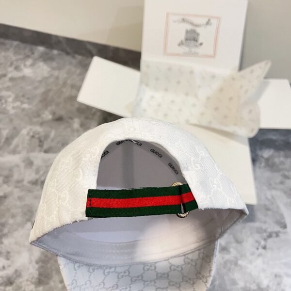 gucci embroidered baseball cap black and white khaki