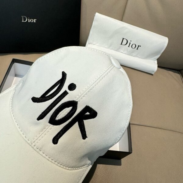 Dior new baseball cap embroidery pure cotton fabric + head layer cowhide