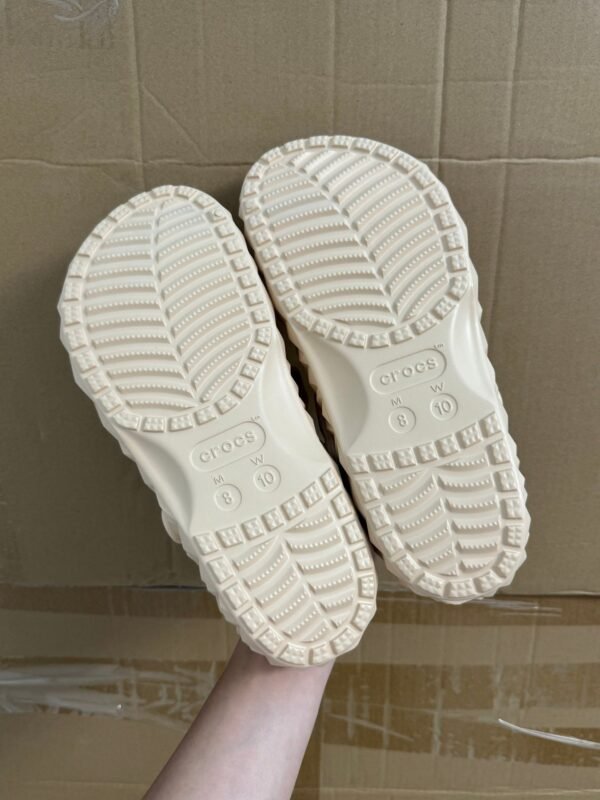 Crocs classic durian slippers