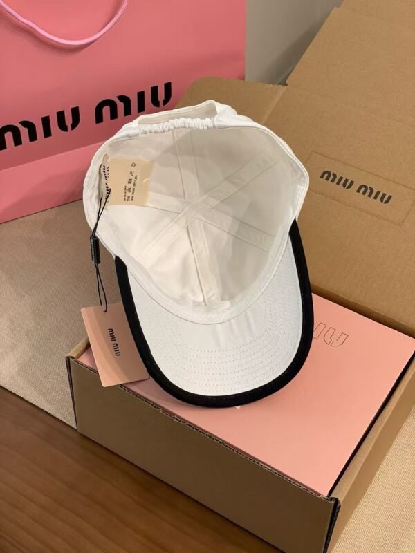 miumiu embroidered baseball cap