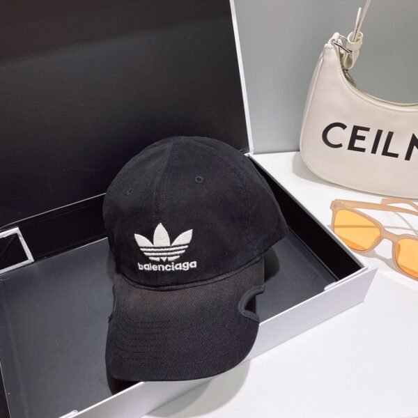 Balenciaga Original embroidered baseball cap