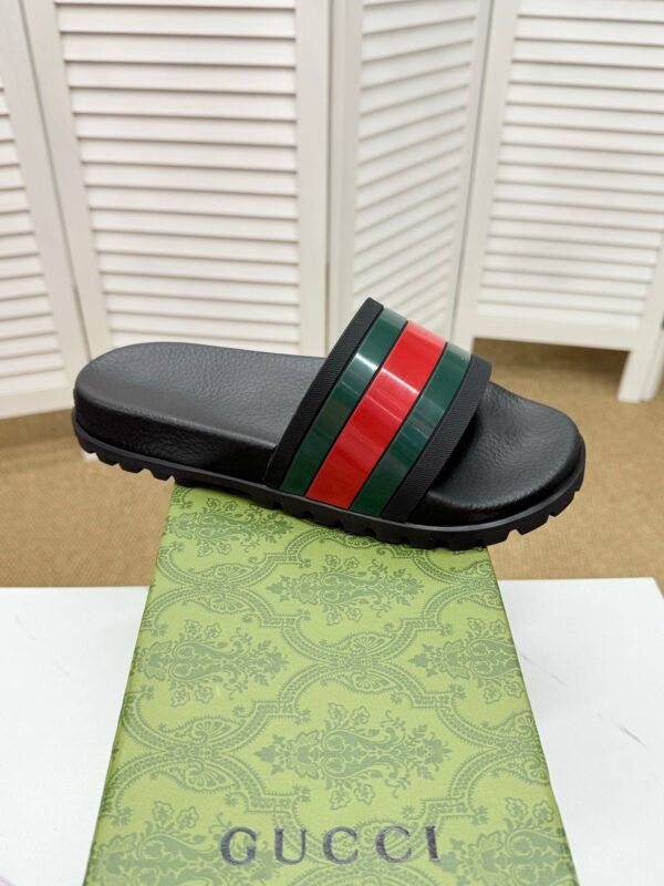 GUCCI slippers