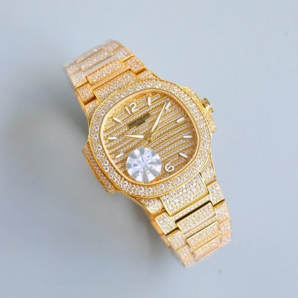4-34-3.jpg Patek Philippe to create a classic timepiece 7118 lady Nautilus full diamond limited edition