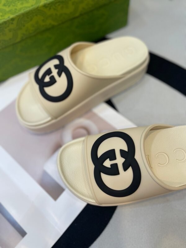 GUCCI slippers