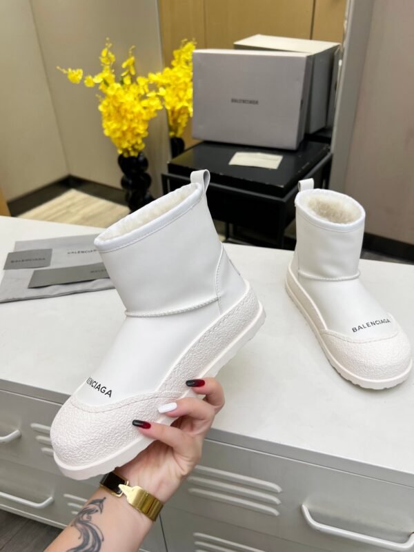 Balenciaga sheepskin all-in-one snow boots white