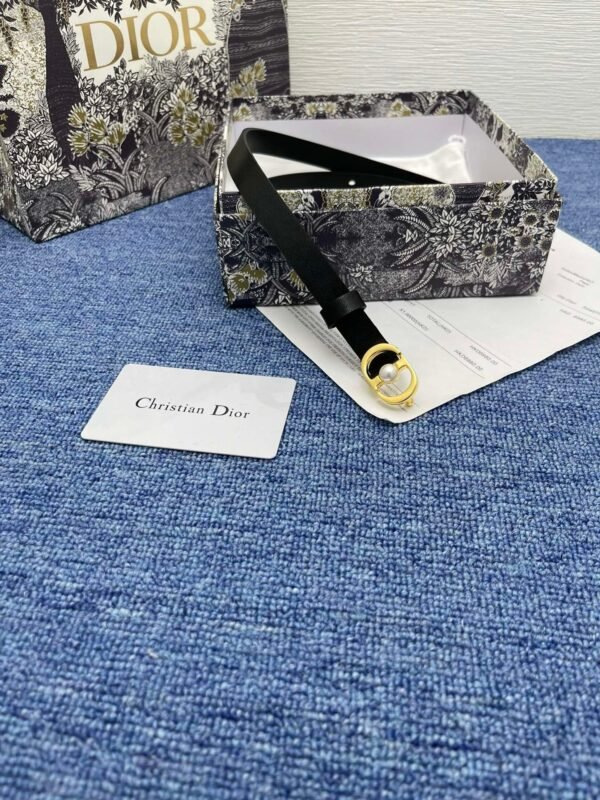 Dior Original montaigne belt is 1.5cm wide on both sides