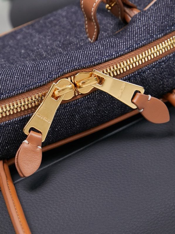 MIU MIU new bowling bag premium version size: 28X12X9cm