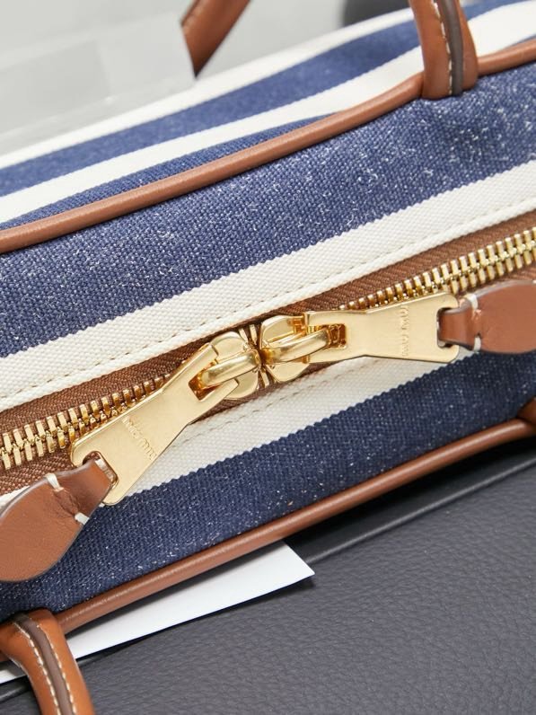 MIU MIU new bowling bag premium version size: 28X12X9cm