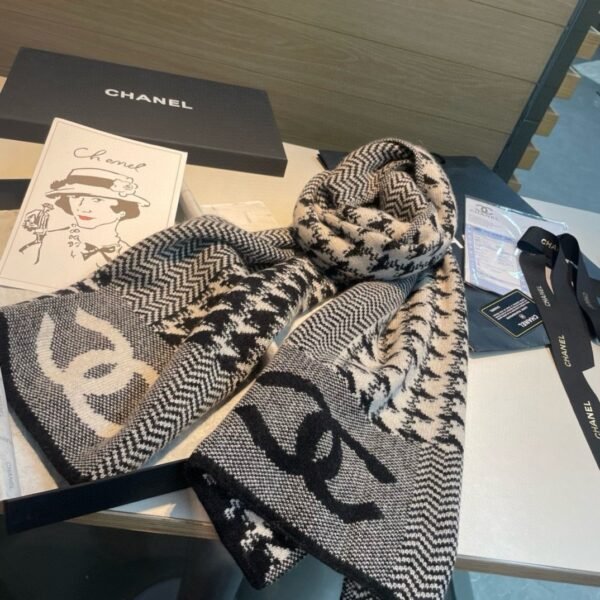 Chanel cashmere scarf original single thousand bird check cashmere scarf The whole scarf is hand-knitted 38*190
