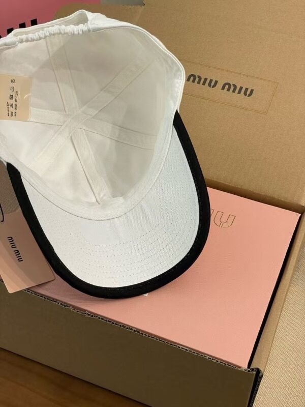miumiu embroidered baseball cap