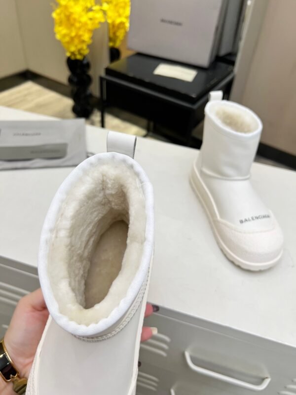 Balenciaga sheepskin all-in-one snow boots white