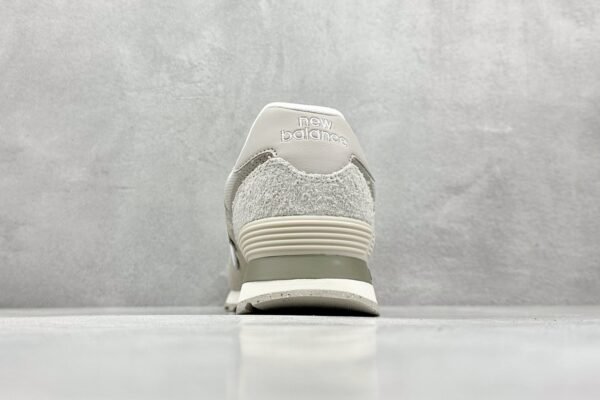 New Balance U574