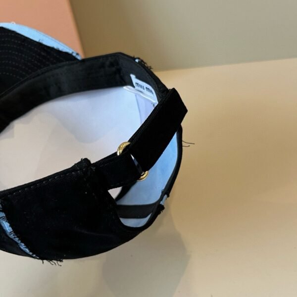 MIUMIU’s new baseball cap