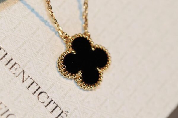 Van Cleef & Arpels necklace high edition