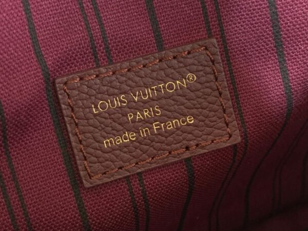 Louis Vuitton Pochette Métis Embossed Handbag (Premium Edition) size: 25x19x7cm