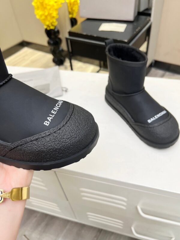 balenciaga sheepskin all-in-one snow boots