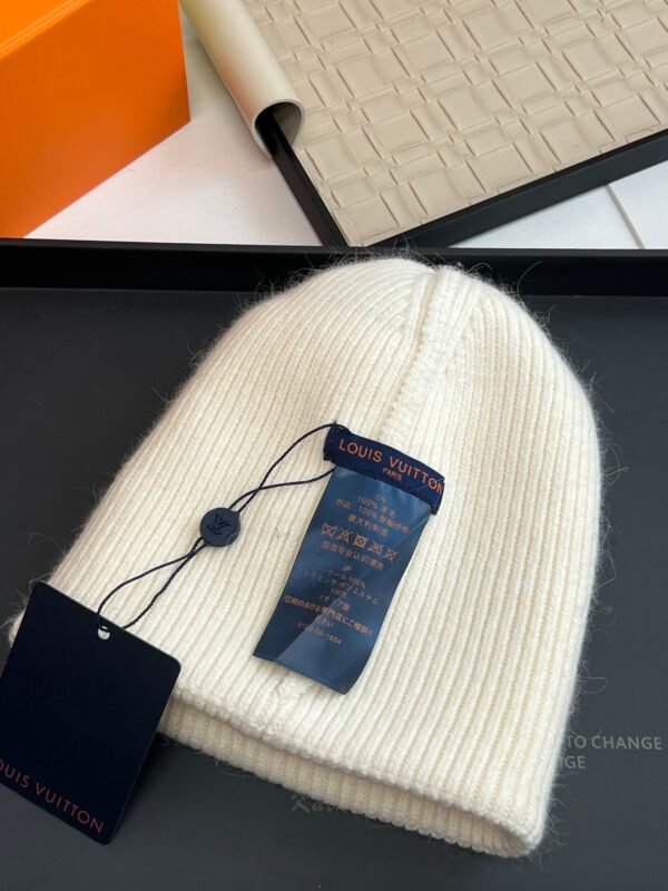 Louis Vuitton original embroidered LOGO wool knitted hat