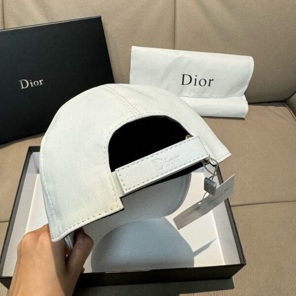 Dior new baseball cap embroidery pure cotton fabric + head layer cowhide