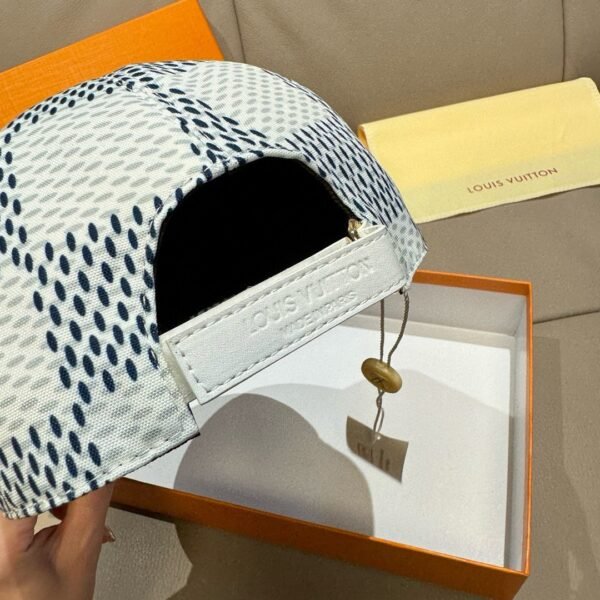 Louis Vuitton Original baseball cap V logo