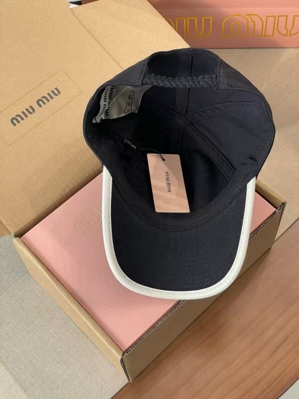 miumiu embroidered baseball cap