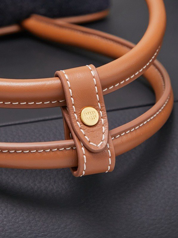 MIU MIU new bowling bag premium version size: 28X12X9cm