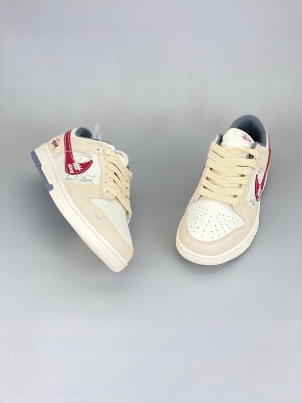Nike sb dunk low & Stussy