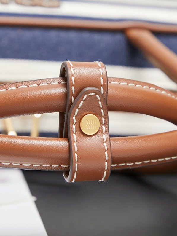 MIU MIU new bowling bag premium version size: 28X12X9cm