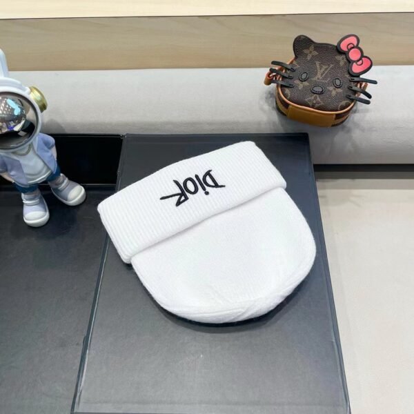 Dior embroidered wool knitted hat