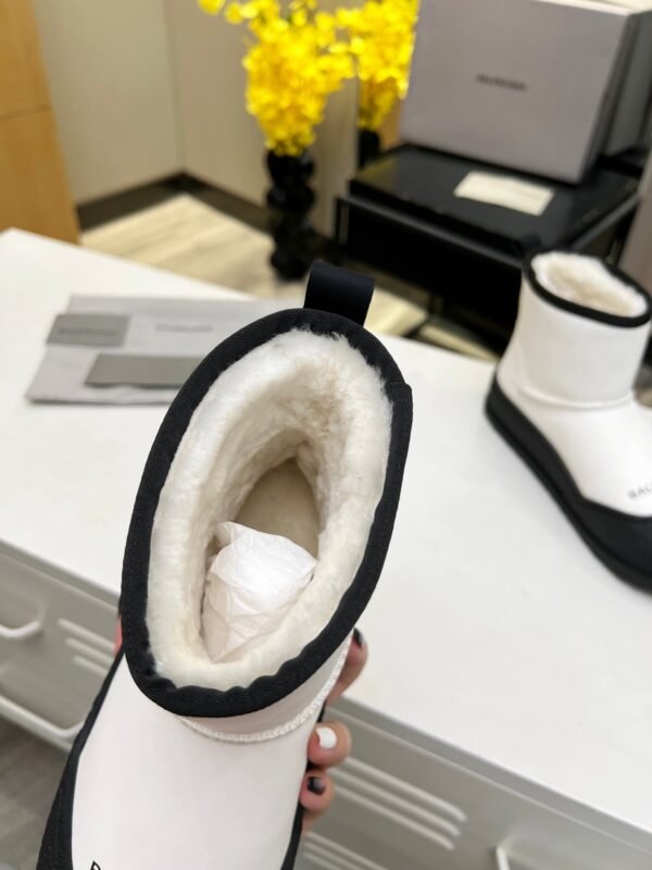 balenciaga sheepskin all-in-one snow boots
