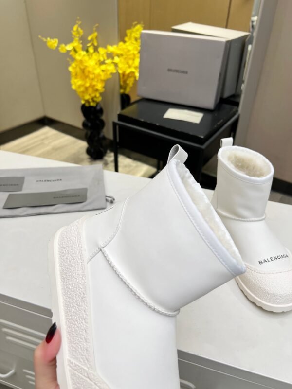 Balenciaga sheepskin all-in-one snow boots white
