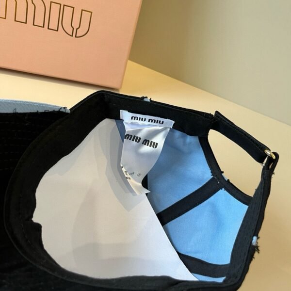 MIUMIU’s new baseball cap