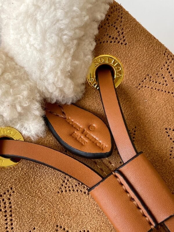 Louis Vuitton top original Single ski collection bella handbag