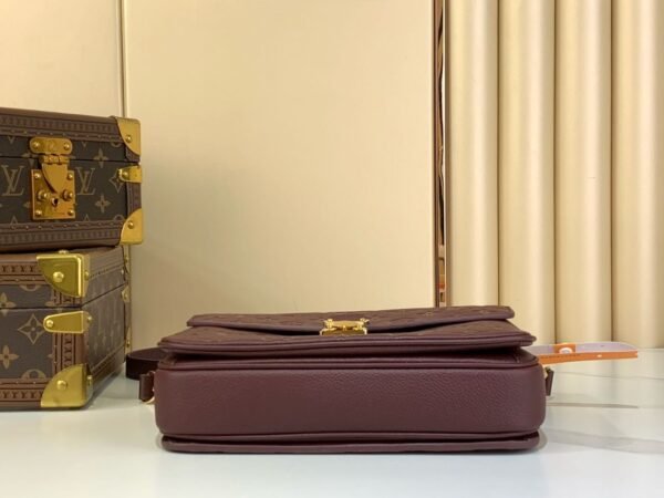 Louis Vuitton Pochette Métis Embossed Handbag (Premium Edition) size: 25x19x7cm