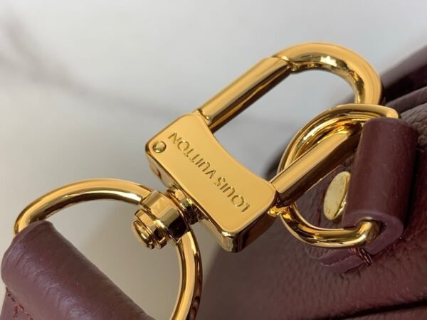 Louis Vuitton Pochette Métis Embossed Handbag (Premium Edition) size: 25x19x7cm