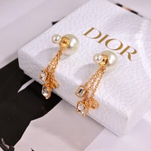 7-10-8.jpg Dior CD knitted diamond stud earrings