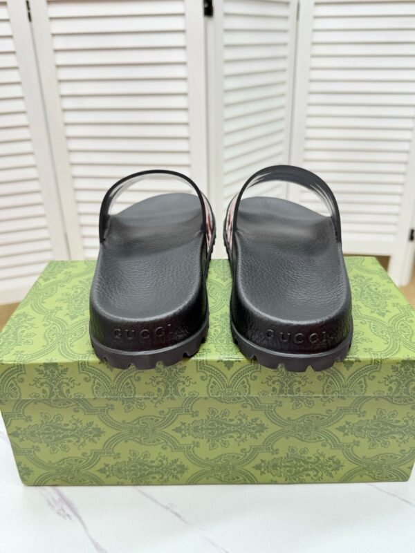 GUCCI slippers