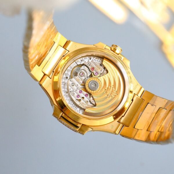 7-32-3.jpg Patek Philippe to create a classic timepiece 7118 lady Nautilus full diamond limited edition