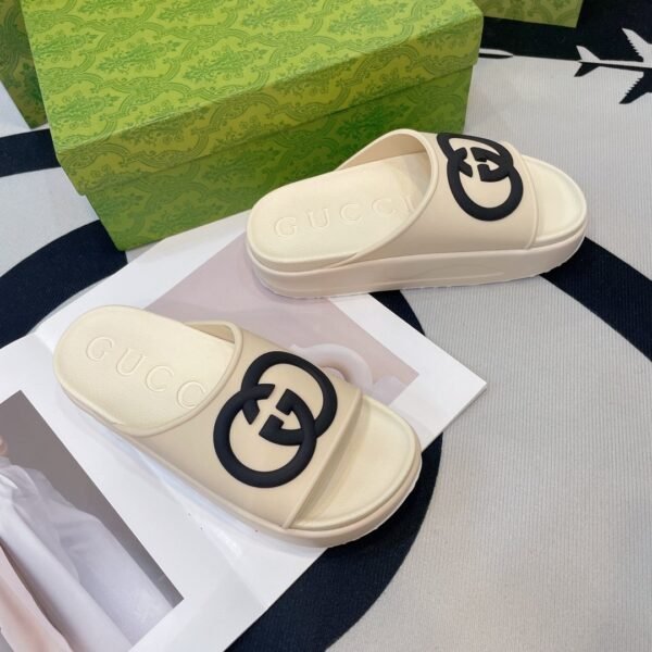GUCCI slippers