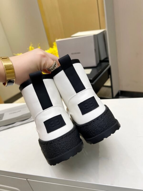 balenciaga sheepskin all-in-one snow boots