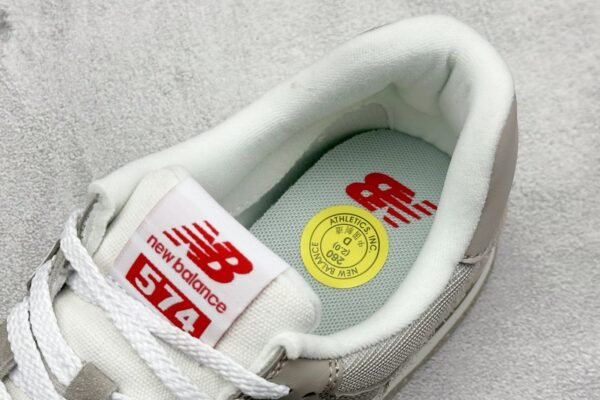 New Balance U574