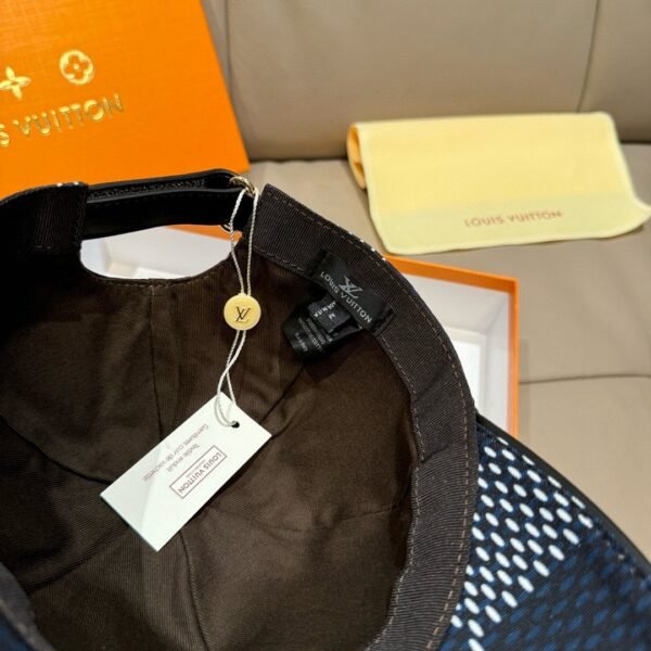 Louis Vuitton Original baseball cap V logo