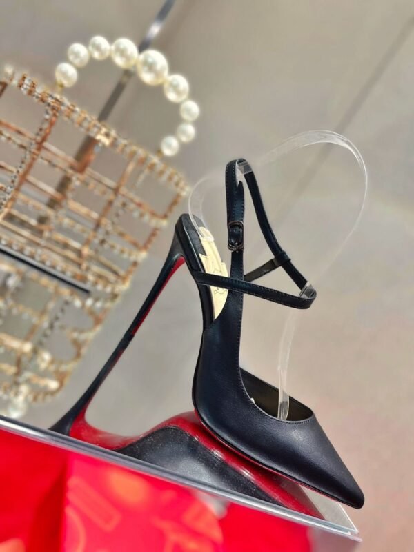 CistianLouboutin Premium high heels, made of calfskin, 10cm heel height