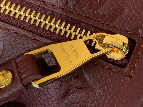 Louis Vuitton Pochette Métis Embossed Handbag (Premium Edition) size: 25x19x7cm