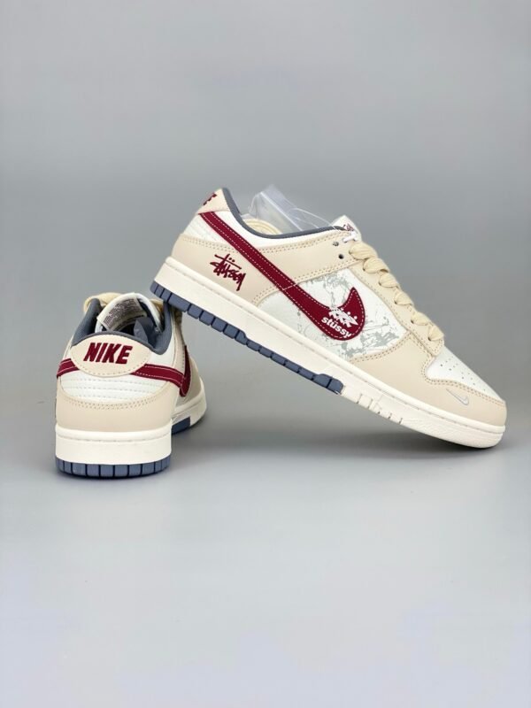 Nike sb dunk low & Stussy