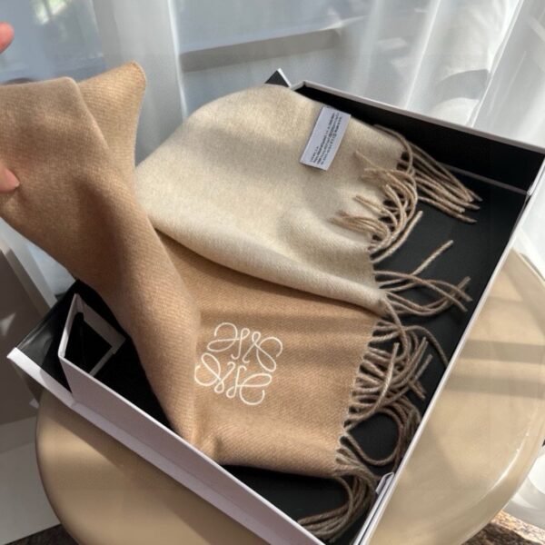 loewe Cashmere scarf 35 x 180cm 160g