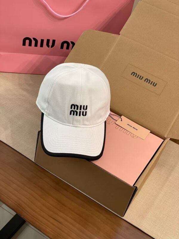 miumiu embroidered baseball cap